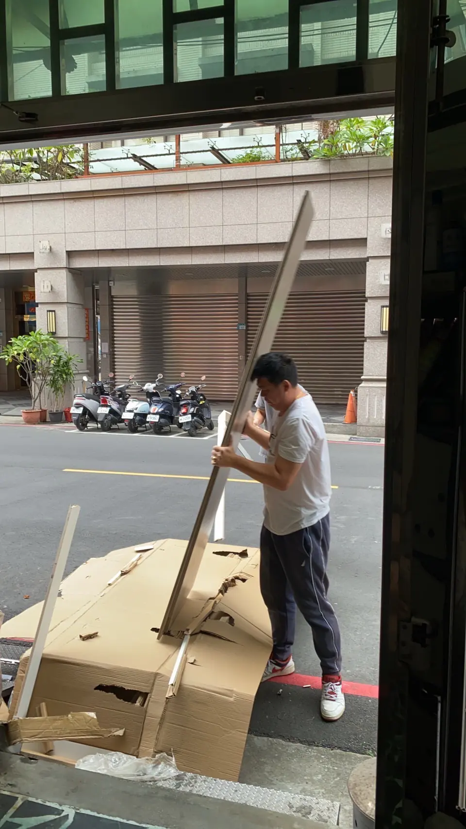 S__20430942 自助家具組裝必看:5大常見卡關與快速解決技巧!