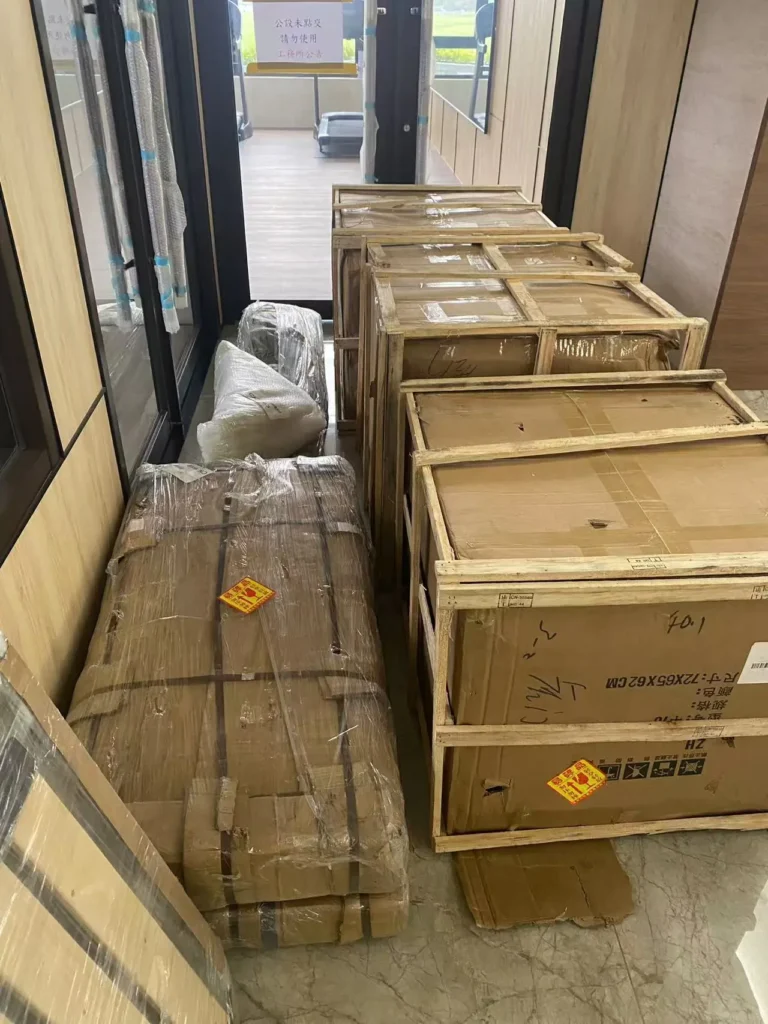 WechatIMG35 有的用心的店家還會在外箱上再釘上木條,多一層保護