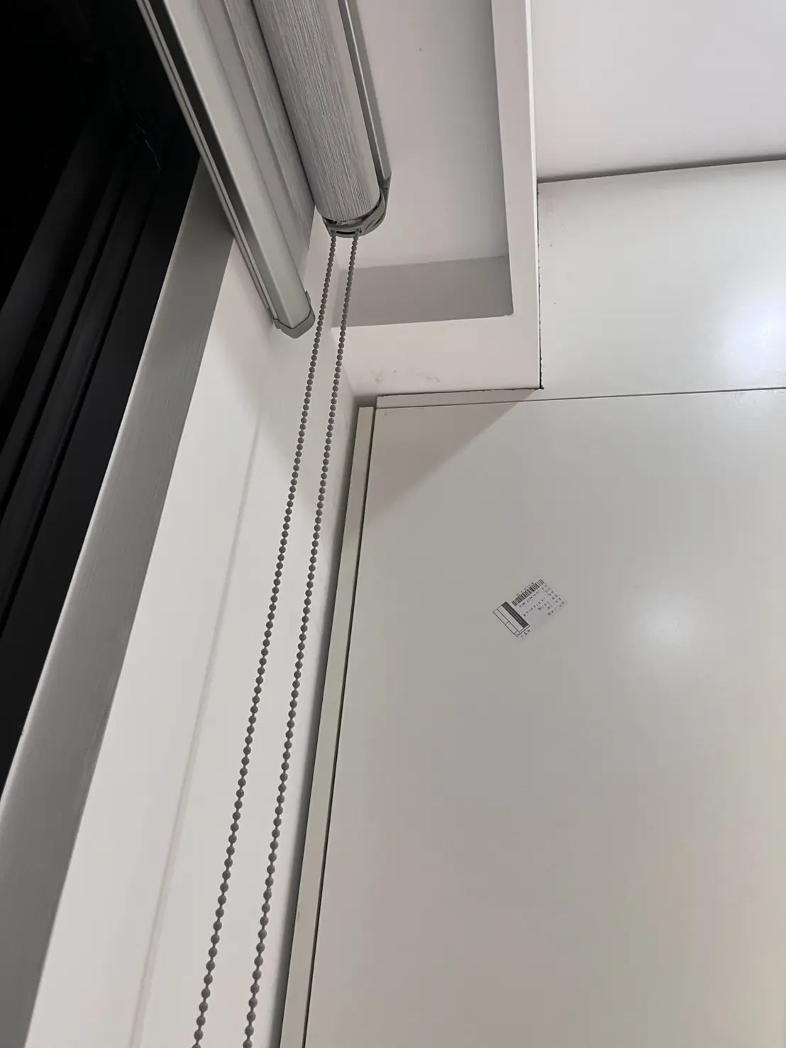 S__7536651 一面牆變身多功能!系統櫃解救擁擠4坪小房間收納與書桌難題