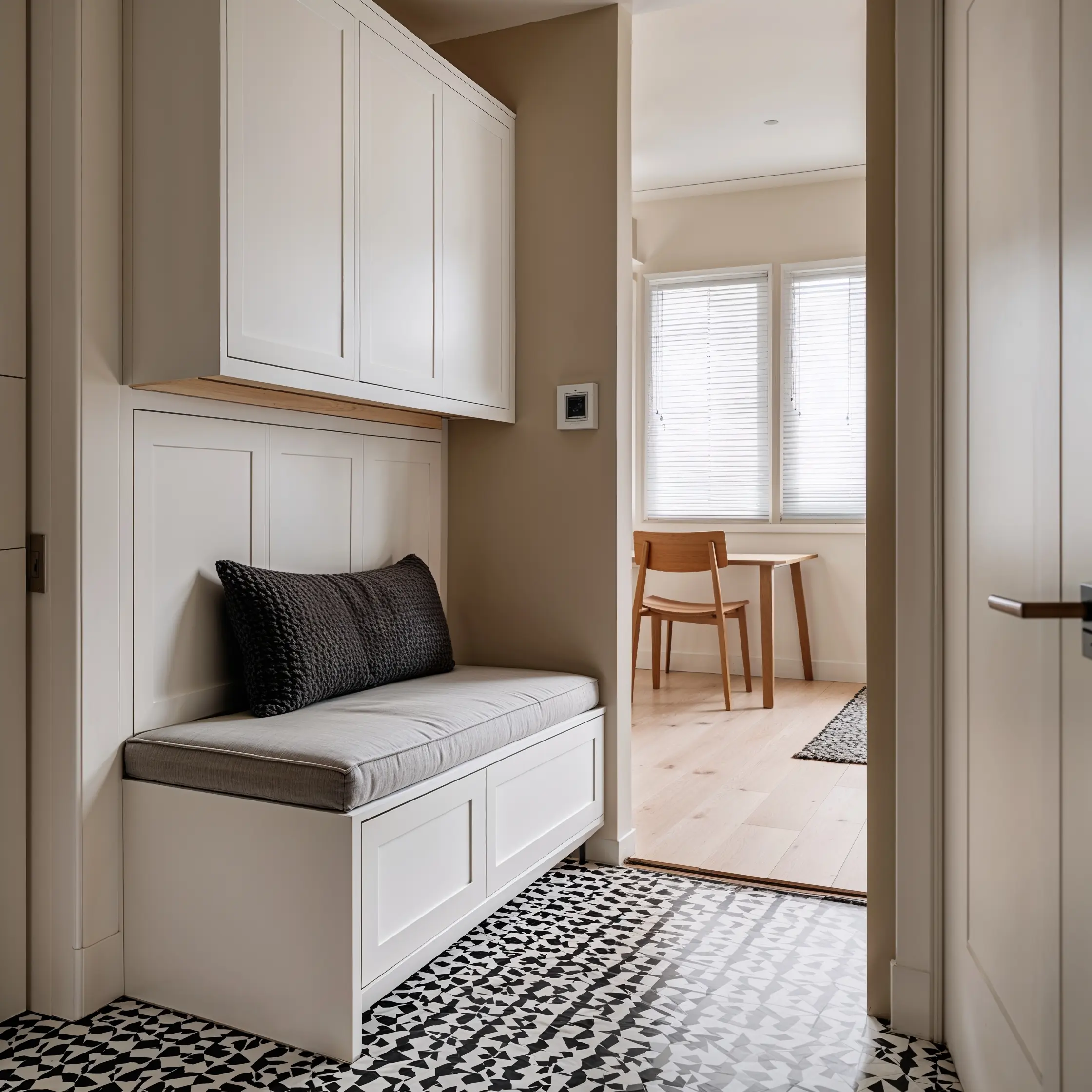 Leonardo_Phoenix_10_Image_depicts_a_modern_minimalist_interior_0 有樑有柱怎麼做玄關櫃?轉角設計不浪費空間