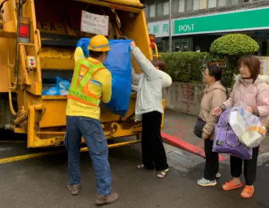 木材清運費用怎麼算？避免臨時加價的3個省錢方法