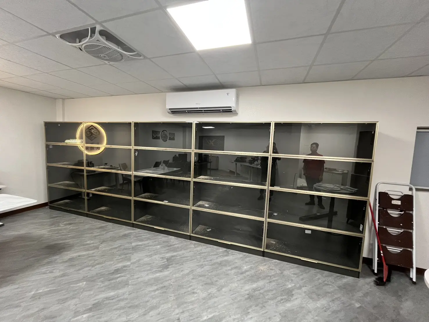 S__7610413 小坪數客廳設計技巧:不擠不亂的10個關鍵